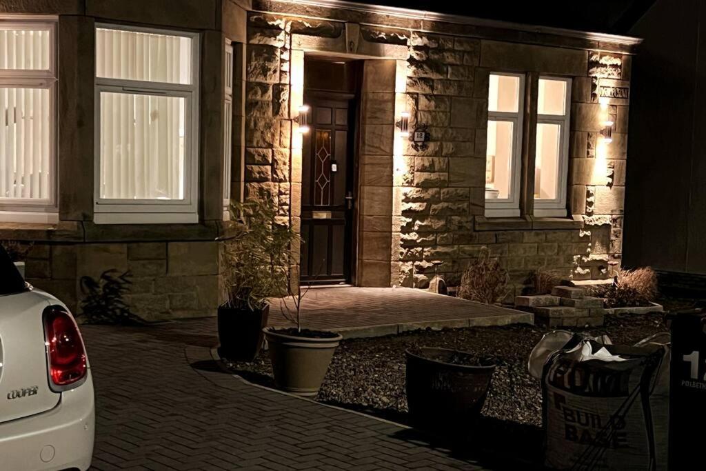 Luxury 2 Bedroom Cottage West Calder Экстерьер фото