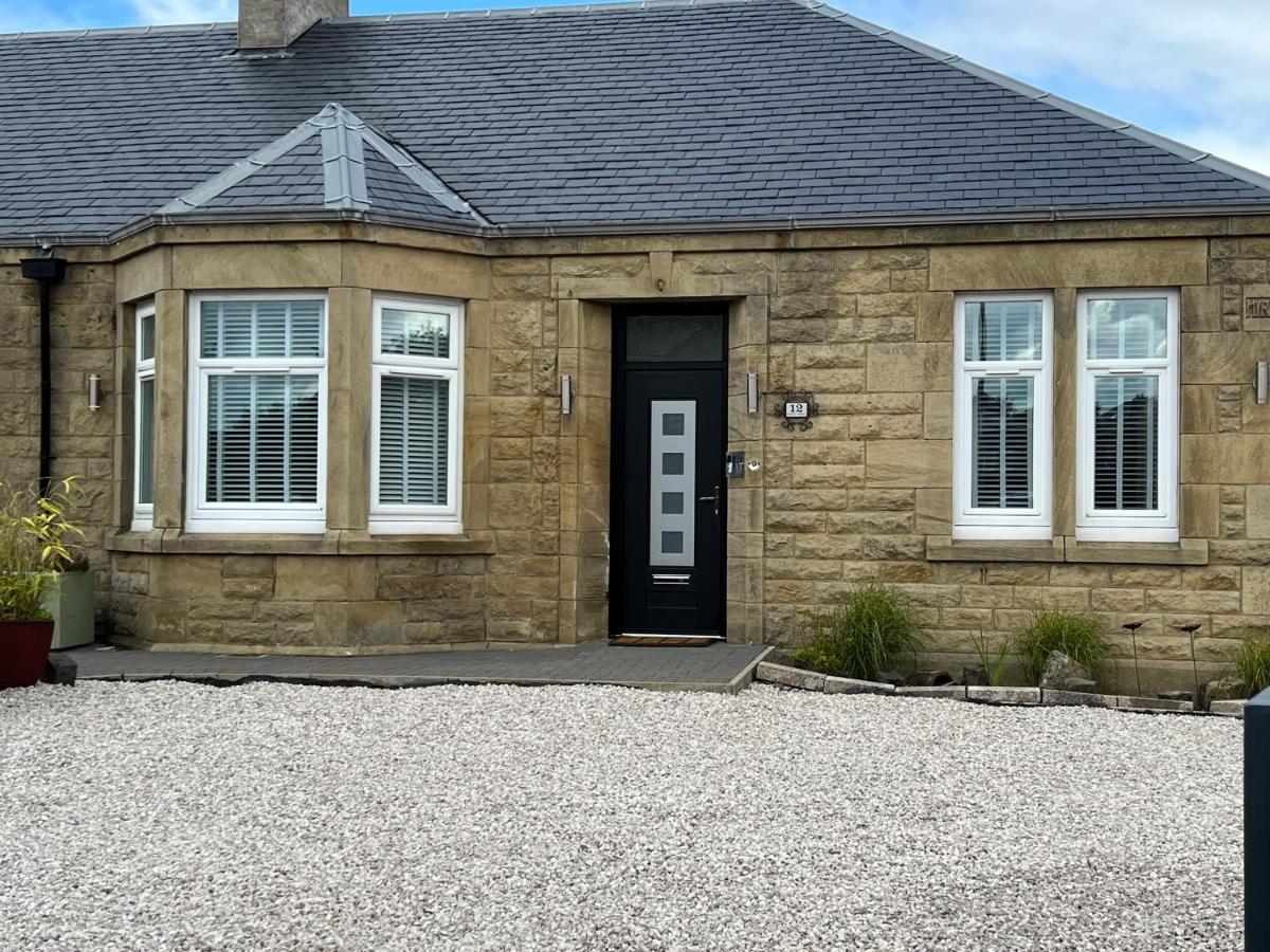 Luxury 2 Bedroom Cottage West Calder Экстерьер фото