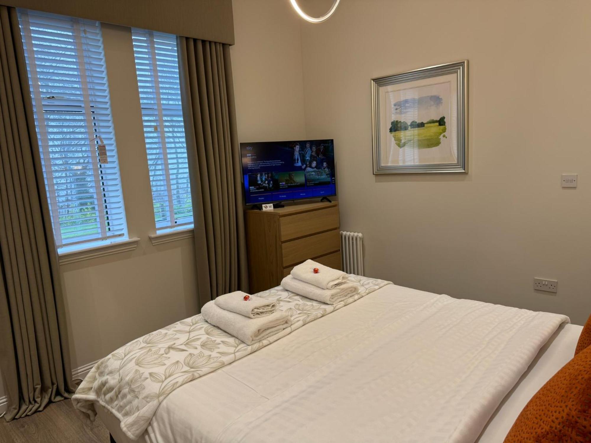Luxury 2 Bedroom Cottage West Calder Экстерьер фото