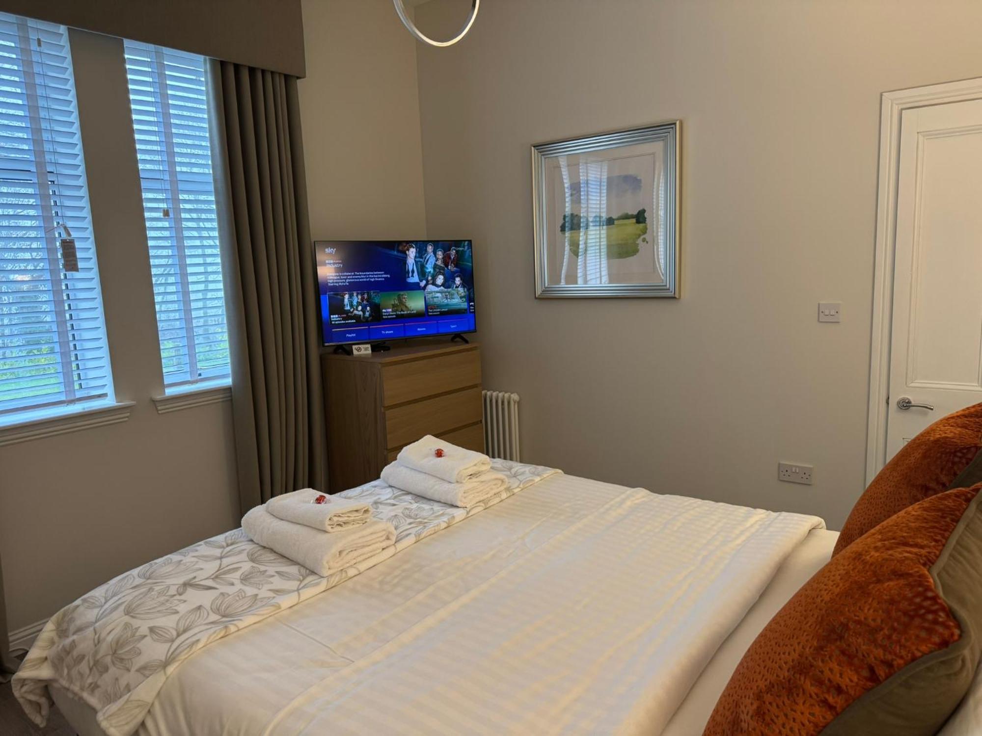 Luxury 2 Bedroom Cottage West Calder Экстерьер фото