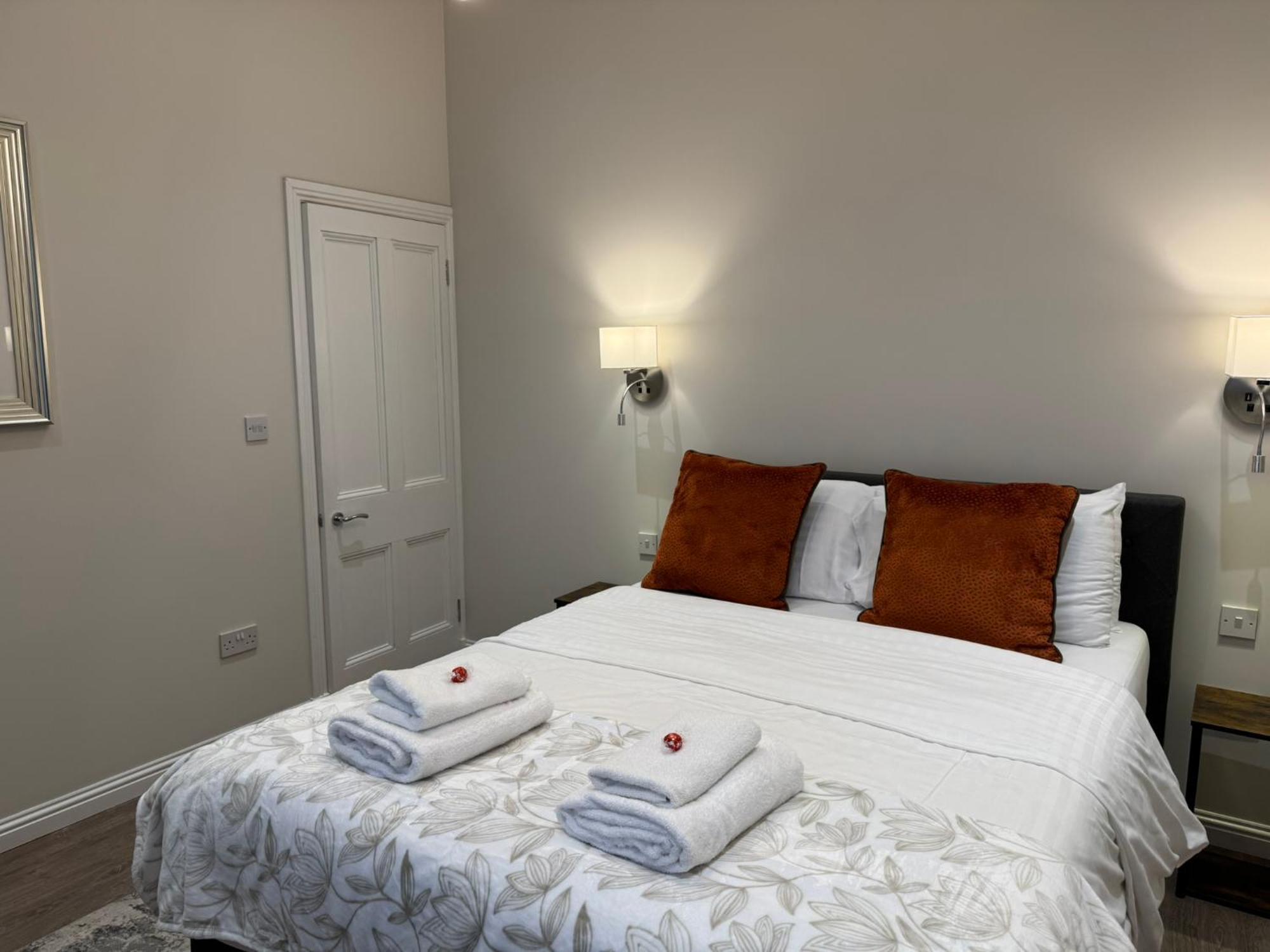 Luxury 2 Bedroom Cottage West Calder Экстерьер фото
